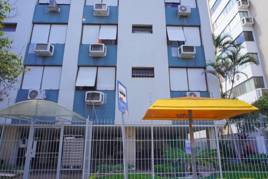 Fachada de apartamento para alugar com 4 quartos, 105m² em Santana, Porto Alegre