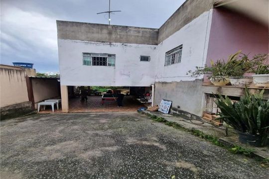 Casa à venda com 3 quartos, 223m² em São João Batista, Belo Horizonte