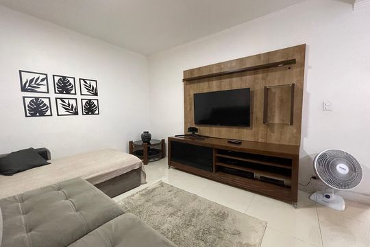 Sala de casa à venda com 3 quartos, 250m² em Rio Pequeno, São Paulo