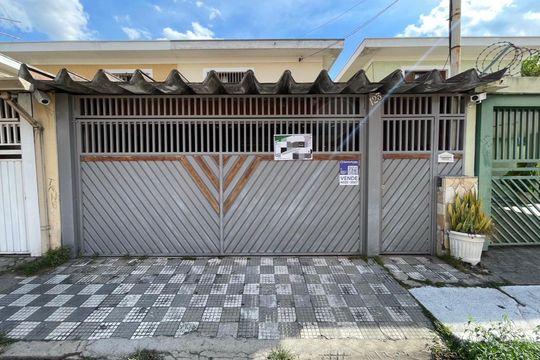 Fachada de casa à venda com 3 quartos, 250m² em Rio Pequeno, São Paulo