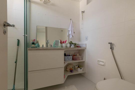 Banheiro da Suíte 2 de apartamento para alugar com 4 quartos, 210m² em Santa Cecilia, São Paulo