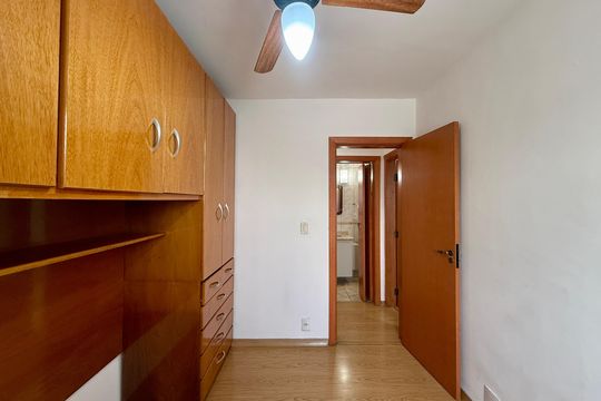 Quarto 1 de apartamento para alugar com 2 quartos, 59m² em Chácara Monte Alegre, São Paulo