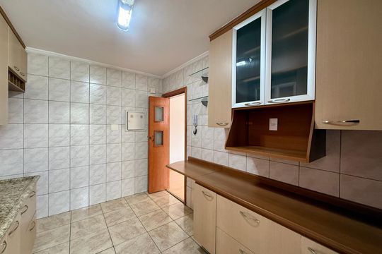 Cozinha de apartamento para alugar com 2 quartos, 59m² em Chácara Monte Alegre, São Paulo