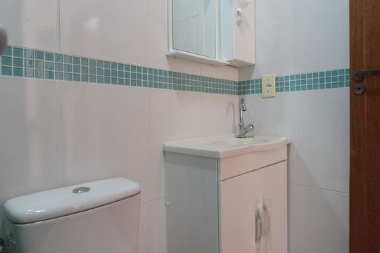Banheiro de apartamento à venda com 2 quartos, 40m² em Jaqueline, Belo Horizonte