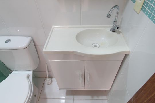 Banheiro de apartamento à venda com 2 quartos, 40m² em Jaqueline, Belo Horizonte
