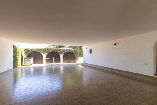 Vagas de garagem de casa à venda com 5 quartos, 2050m² em Cidade Universitária, Campinas