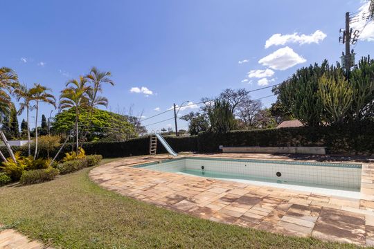 Área Externa de casa à venda com 5 quartos, 2050m² em Cidade Universitária, Campinas