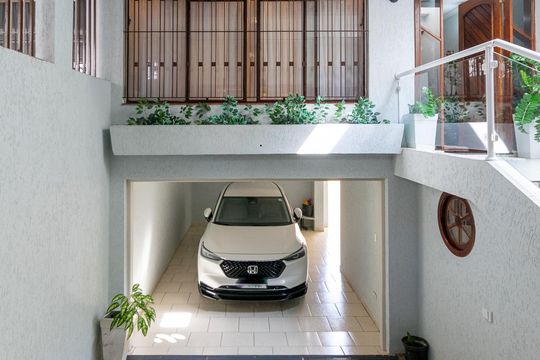 Garagem de casa à venda com 3 quartos, 650m² em Parque Jabaquara, São Paulo