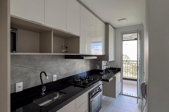Cozinha de apartamento para alugar com 2 quartos, 57m² em Vila das Mercês, São Paulo