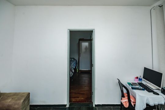 Sala de casa à venda com 2 quartos, 440m² em Vila Cloris, Belo Horizonte