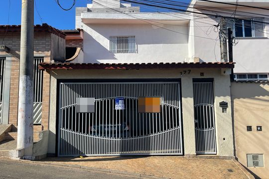 Fachada + Placa de casa à venda com 3 quartos, 126m² em Vila Raquel, São Paulo