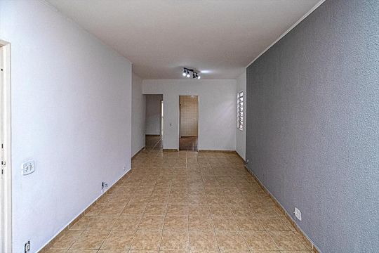 Sala de casa à venda com 4 quartos, 200m² em Bosque da Saúde, São Paulo
