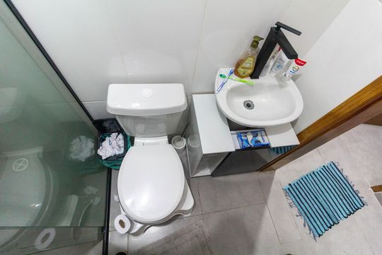 Banheiro Social de apartamento à venda com 3 quartos, 64m² em Parque Maria Luiza, São Paulo