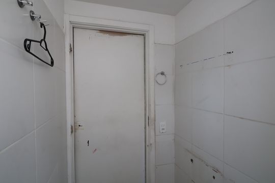 Banheiro de apartamento à venda com 2 quartos, 38m² em Estância Velha, Canoas