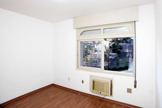 Quarto de apartamento à venda com 1 quarto, 48m² em Petrópolis, Porto Alegre