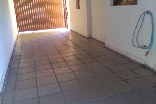 Garagem de casa à venda com 4 quartos, 200m² em Jardim Sabará, Porto Alegre