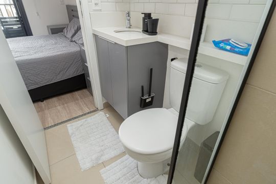 Banheiro de kitnet/studio para alugar com 1 quarto, 22m² em Consolação, São Paulo