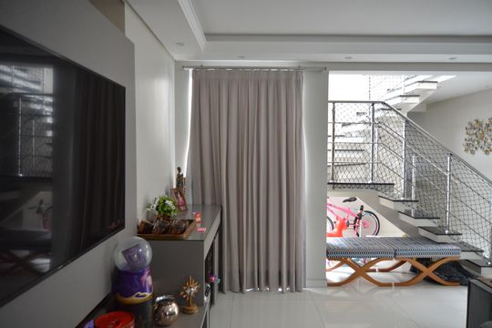 Sala de casa à venda com 3 quartos, 240m² em Parque das Nações, Santo André