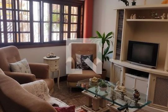 Casa à venda com 3 quartos, 200m² em Parque Tomas Saraiva, São Paulo