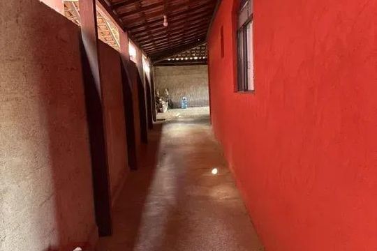 Quintal de casa à venda com 3 quartos, 200m² em Córrego Ferreira, Brumadinho