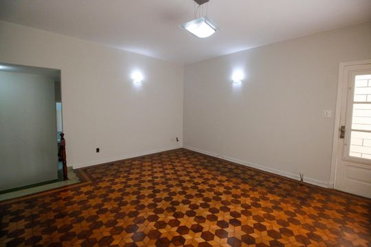 Sala de casa à venda com 2 quartos, 181m² em Jardim Londrina, São Paulo