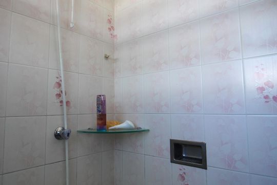 Banheiro do Quarto 2 de casa à venda com 2 quartos, 181m² em Jardim Londrina, São Paulo
