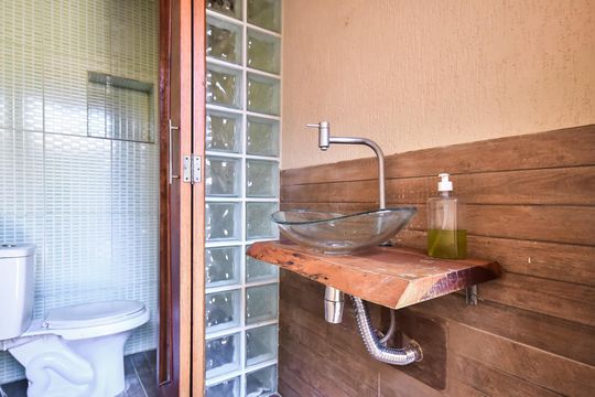 Lavabo da Churrasqueira de casa de condomínio para alugar com 4 quartos, 300m² em Chácara Nossa Senhora do Bom Conselho, São Paulo