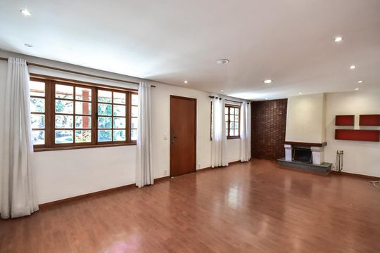 Sala de casa de condomínio para alugar com 4 quartos, 300m² em Chácara Nossa Senhora do Bom Conselho, São Paulo