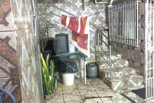Casa à venda com 3 quartos, 300m² em Vila Ema, São Paulo
