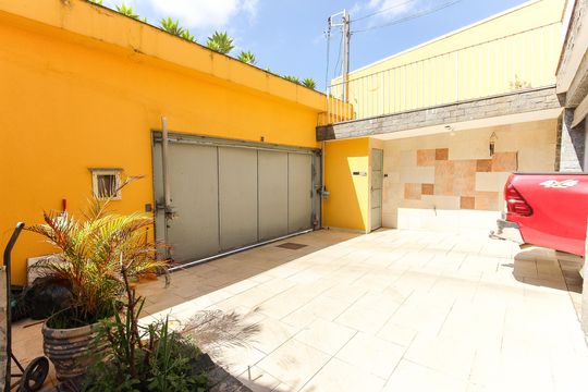 Garagem de casa à venda com 3 quartos, 300m² em Vila Siria, São Paulo