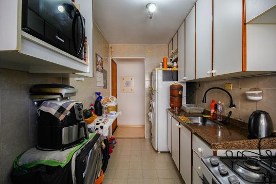 Cozinha de apartamento à venda com 2 quartos, 51m² em Jardim Peri, São Paulo