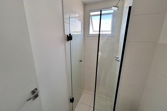 Banheiro de apartamento para alugar com 2 quartos, 36m² em Vila Galvão, Guarulhos