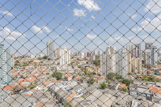 Vista de apartamento à venda com 2 quartos, 64m² em Vila Gumercindo, São Paulo