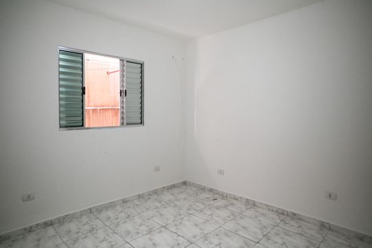 Quarto de casa para alugar com 1 quarto, 40m² em Jardim Maria Estela, São Paulo