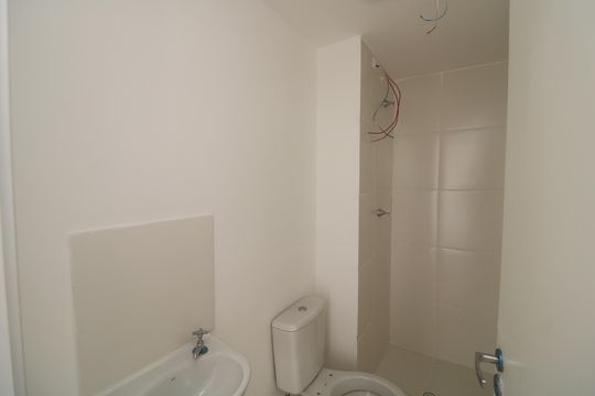 Banheiro de apartamento à venda com 1 quarto, 31m² em Vila Santa Clara, São Paulo