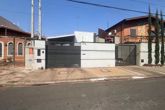 Fachada de casa para alugar com 3 quartos, 200m² em Jardim Flamboyant, Campinas