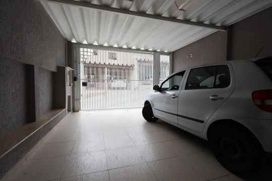 Garagem de casa à venda com 3 quartos, 160m² em Sapopemba, São Paulo