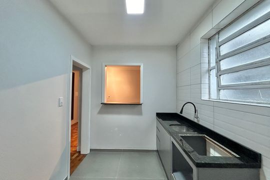 Cozinha de apartamento à venda com 1 quarto, 49m² em Centro, São Leopoldo