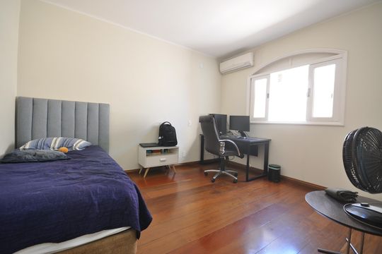 Suíte 3 de casa para alugar com 4 quartos, 650m² em Jardim Leonor Mendes de Barros, São Paulo