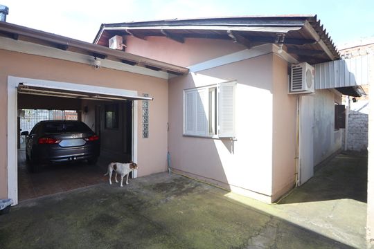 Garagem de casa à venda com 4 quartos, 195m² em Niterói, Canoas