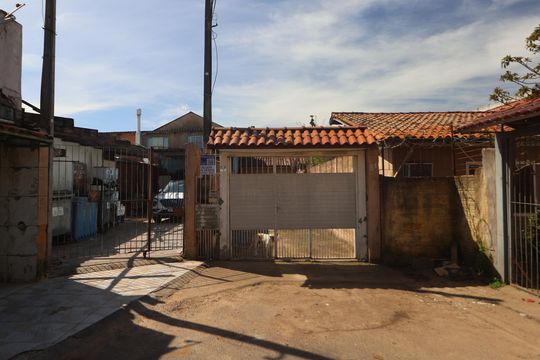 Fachada de casa à venda com 4 quartos, 195m² em Niterói, Canoas