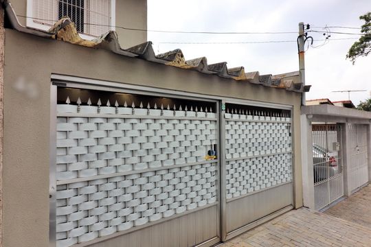 Fachada de casa à venda com 2 quartos, 120m² em Anchieta, São Bernardo do Campo