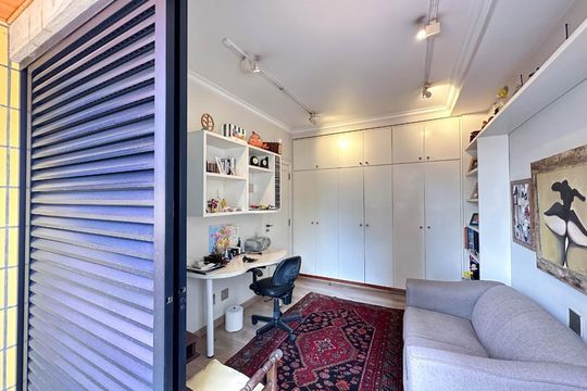 Apartamento à venda com 4 quartos, 256m² em Cambuí, Campinas