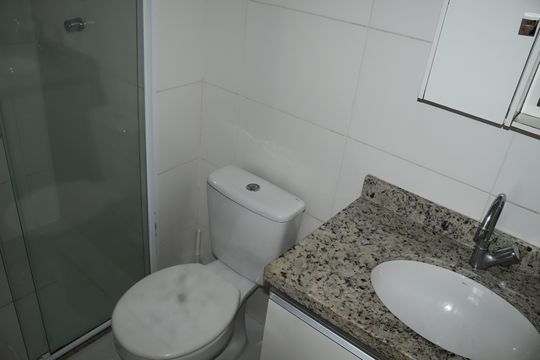 Banheiro de apartamento à venda com 1 quarto, 29m² em Santa Ifigênia, São Paulo