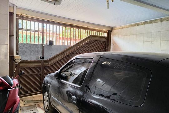 Garagem de casa à venda com 3 quartos, 120m² em Parque São Rafael, São Paulo