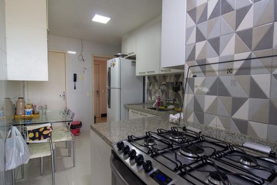 Cozinha e Área de Serviço de apartamento à venda com 4 quartos, 267m² em Barra da Tijuca, Rio de Janeiro