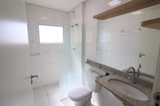 Banheiro de apartamento para alugar com 2 quartos, 55m² em São Pedro, Osasco