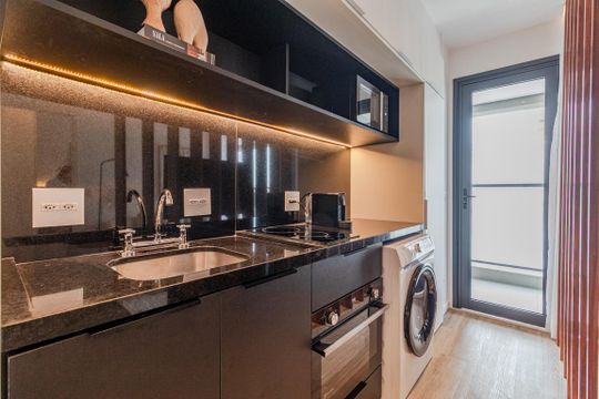 Cozinha de apartamento à venda com 1 quarto, 41m² em Jardins, São Paulo