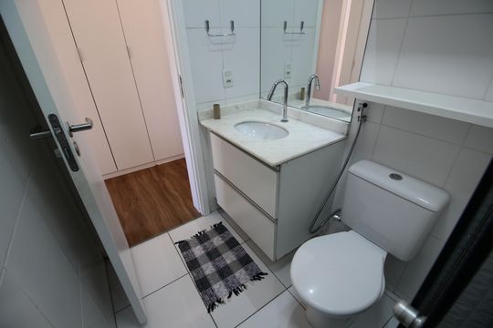 Banheiro Social de apartamento para alugar com 3 quartos, 72m² em Anil, Rio de Janeiro