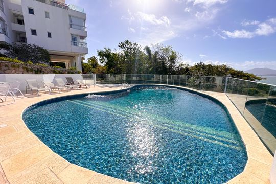 Área comum - Piscina de apartamento para alugar com 4 quartos, 250m² em Canasvieiras, Florianópolis